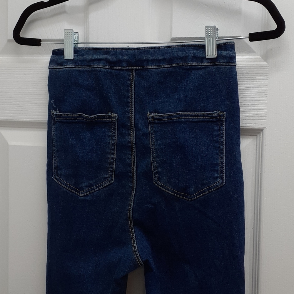 Pretty Little Thing HIGH Waisted Jeans - Picture 4 of 4